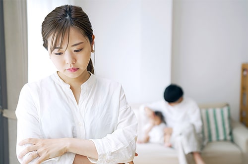 子どもがいる場合、離婚の慰謝料は高くなるのか？ 養育費はどう...